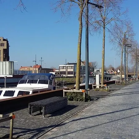 Bloemmolenkaai Dom wakacyjny Diksmuide